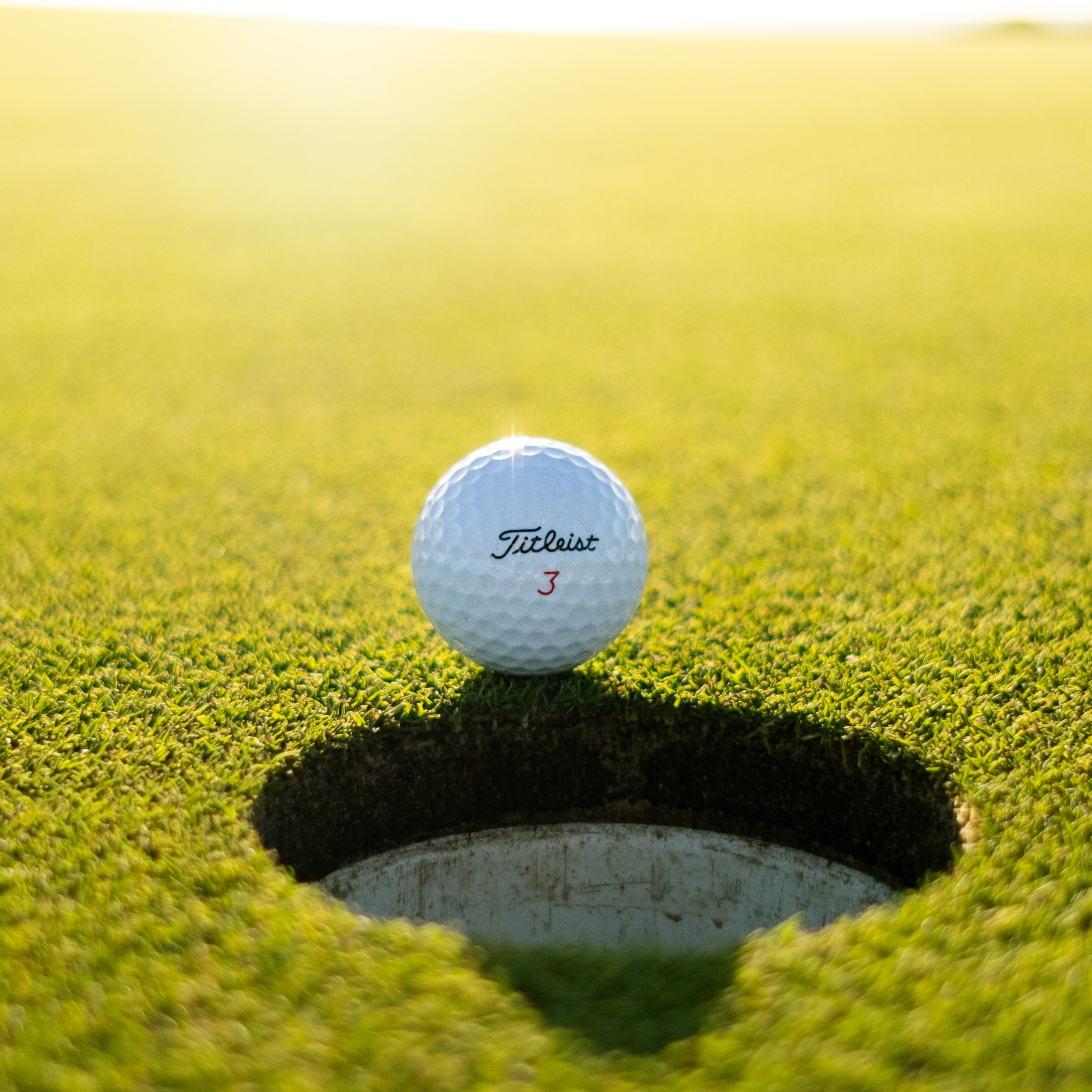 picture of a golf ball